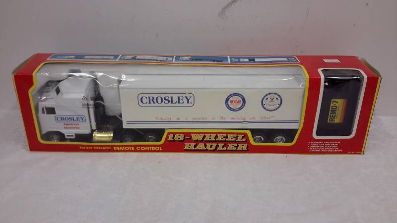 lot 72 image: Remote control truck