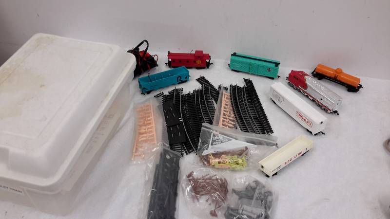 lot 73 image: Crosley train