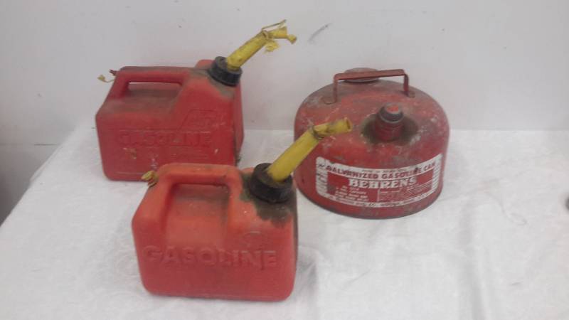 lot 74 image: Gas cans