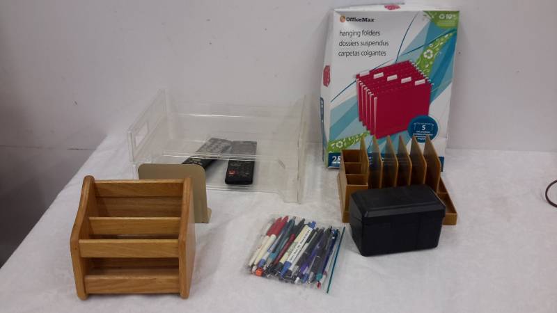 lot 78 image: Office supplies