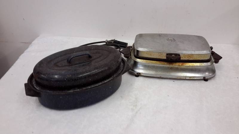 lot 106 image: Small roaster and vintage waffle maker