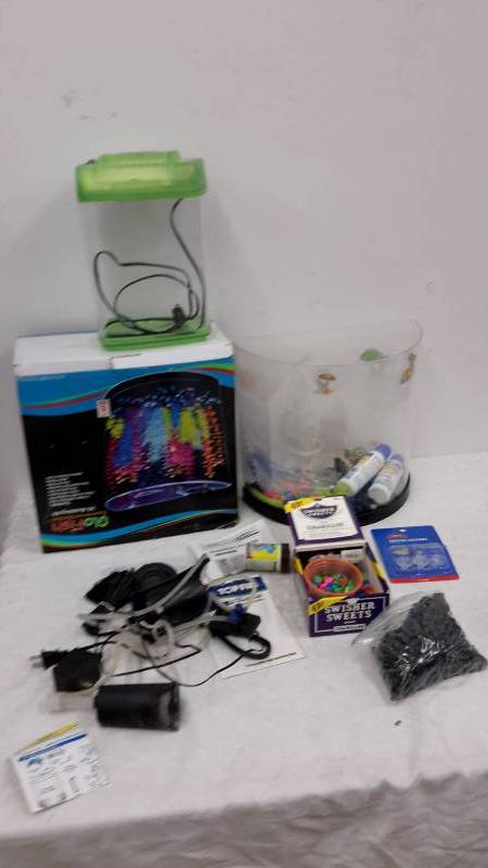lot 107 image: Aquariums and supplies
