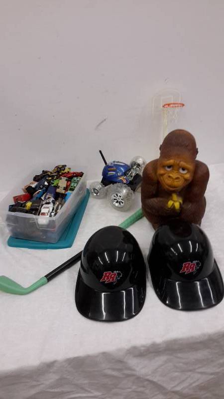 lot 114 image: Toys
