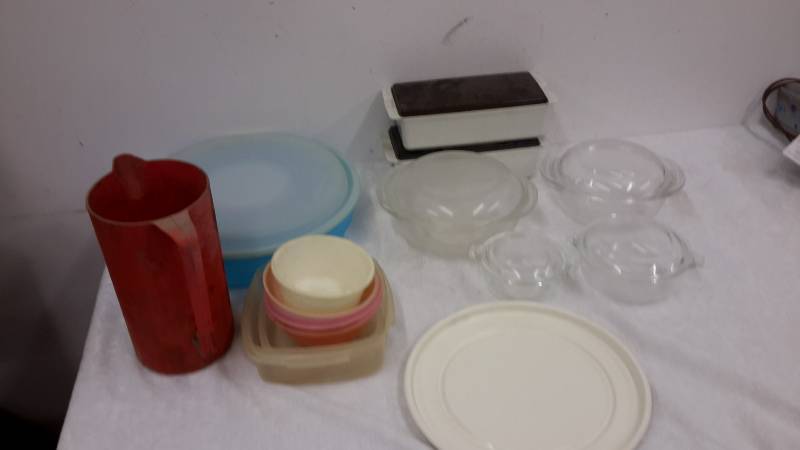 lot 115 image: Kitchenware