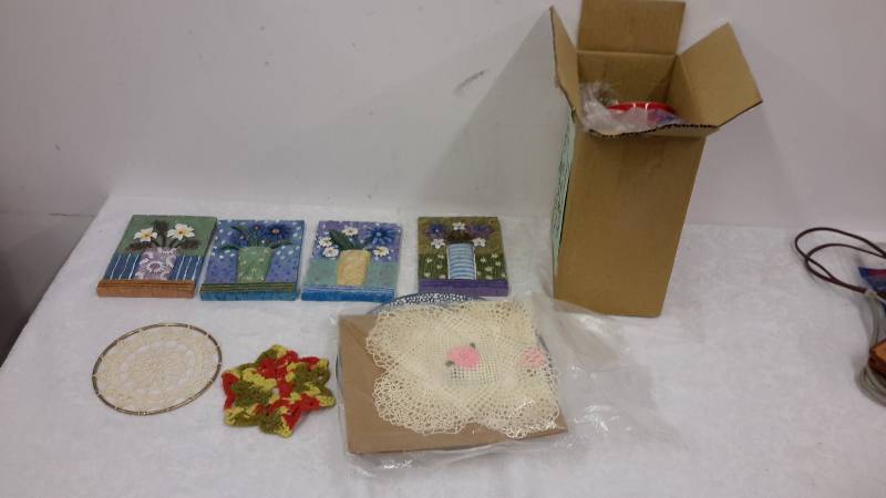 lot 118 image: Dcor and coffee cup set