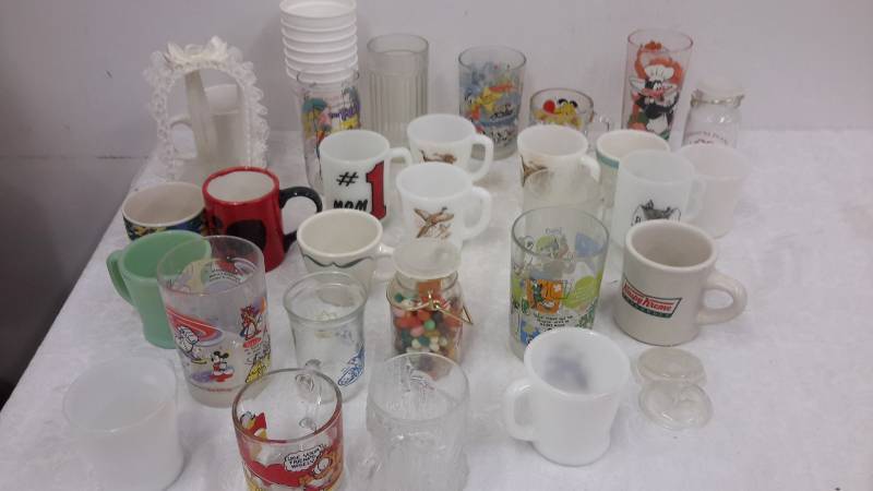lot 135 image: Mugs, cups, glassware