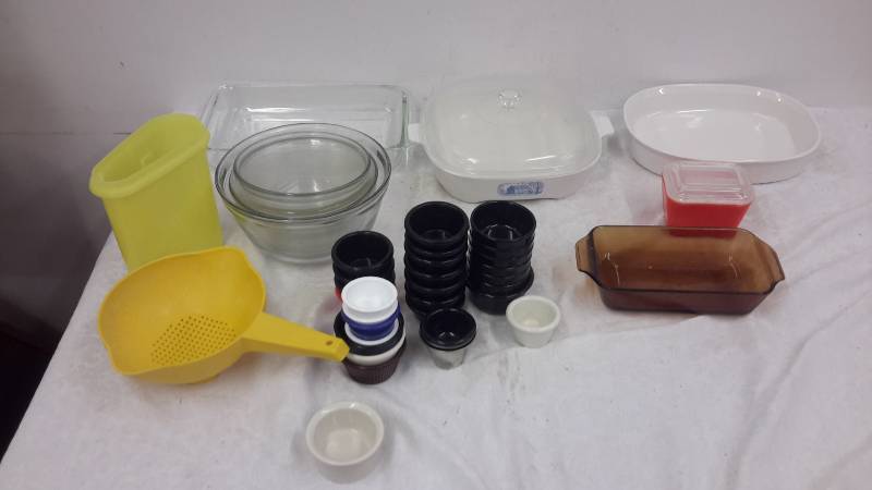 lot 147 image: Kitchenware