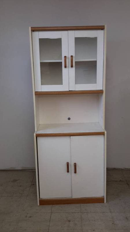 lot 183 image: Pantry