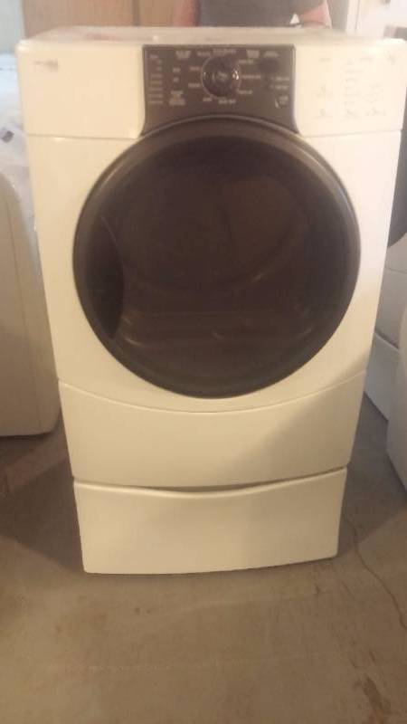 Kenmore Gas Dryer with pedestal