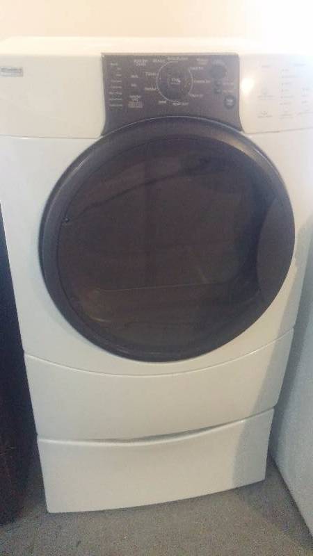 Kenmore Electric Dryer with Pedestal
