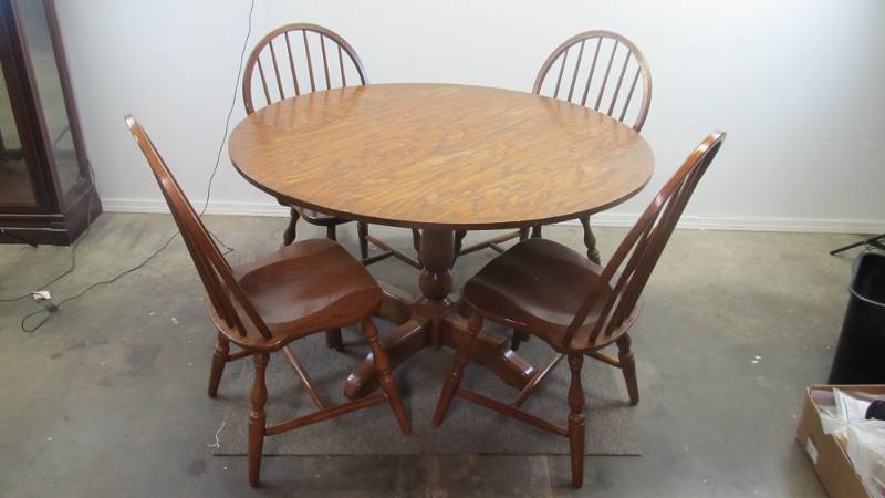 Vintage Round Dining Table & Chairs