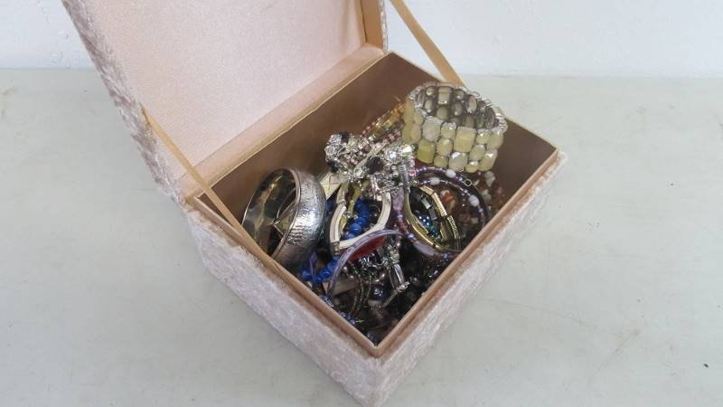 Large Lot of Vintage etc. Costume Jewelry Bracelets