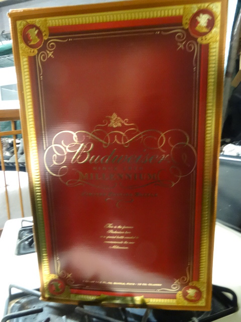 Budweiser Bottle & Glasses