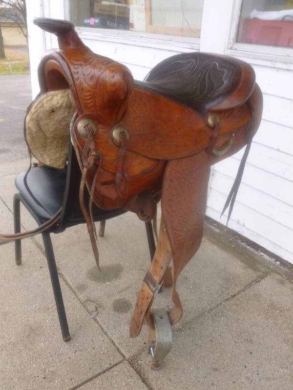 lot 4 image: Horse Saddle