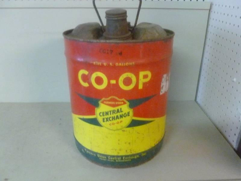 lot 6 image: Vintage Oil Can