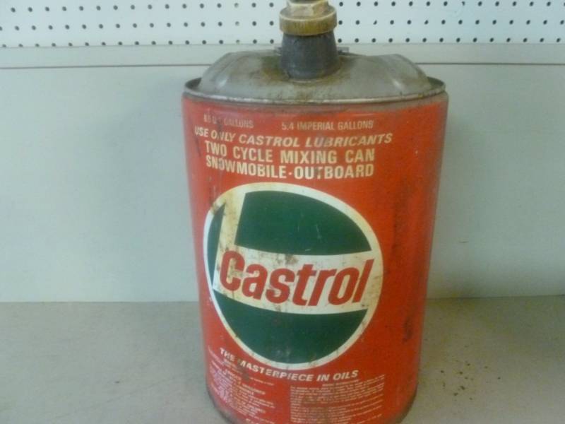 lot 10 image: Vintage Oil Can