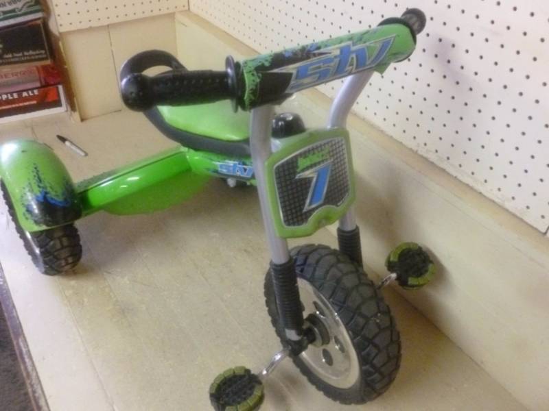 lot 12 image: Kids Trike