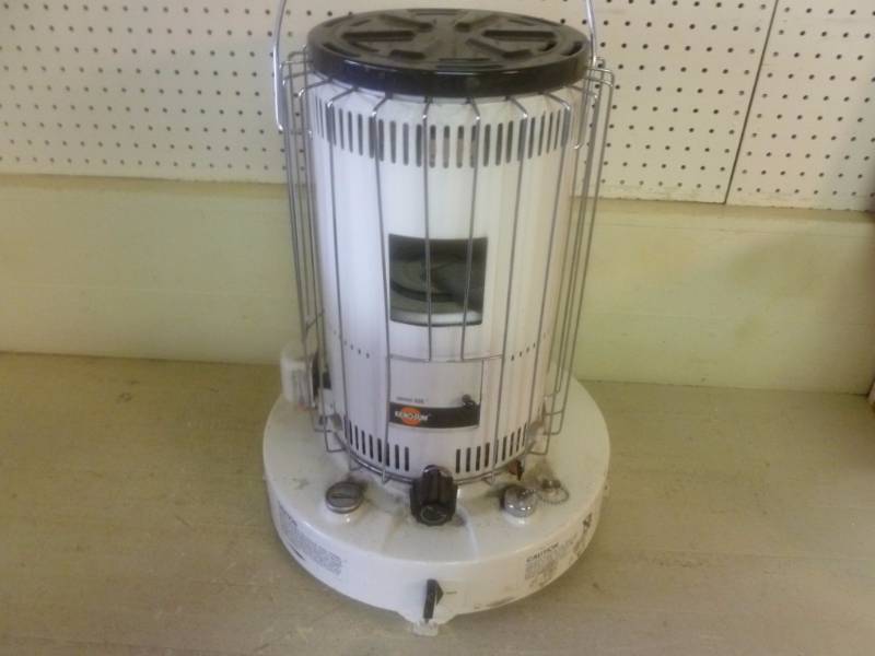 lot 15 image: Kerosene Heater
