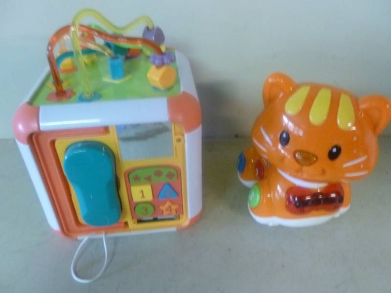 lot 32 image: Toddler Toys