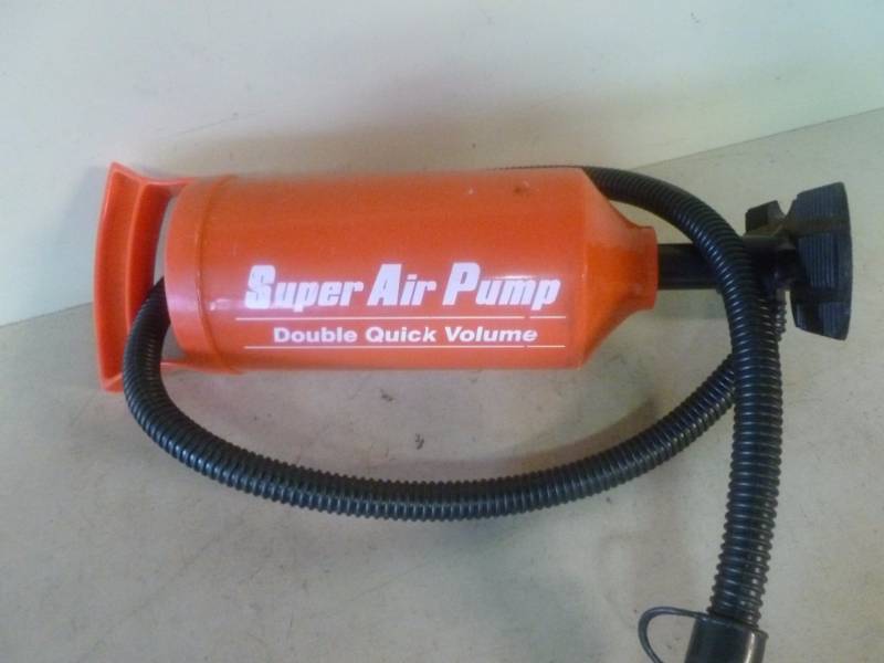 lot 39 image: Air Pump