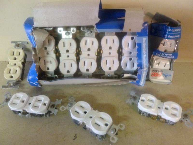 lot 44 image: Electrical Items