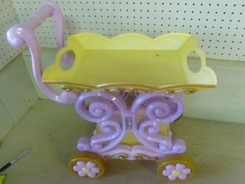 lot 62 image: Disney Cart