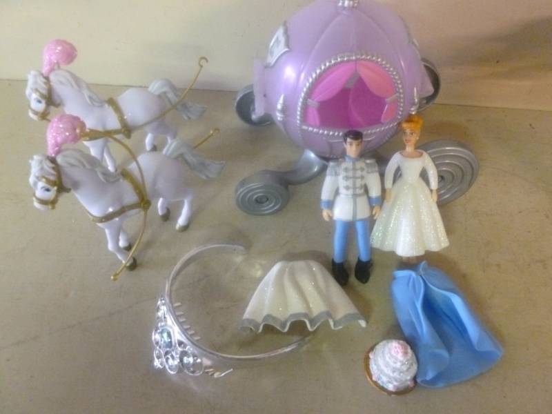 lot 95 image: Disney Toys