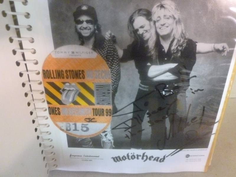 lot 100 image: Concert Collectible