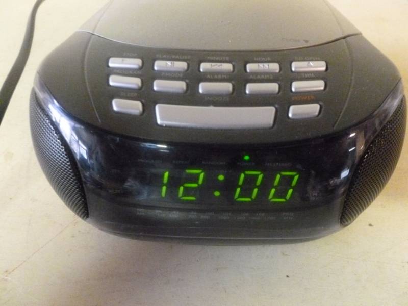 lot 104 image: Alarm Radio
