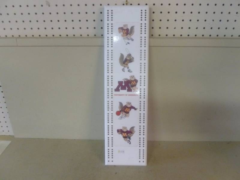 lot 114 image: Cribbage Board