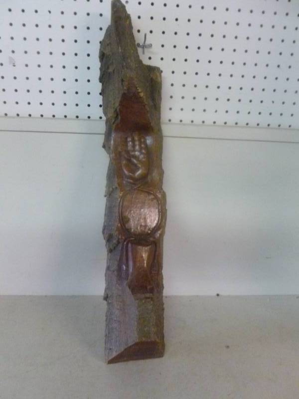 lot 117 image: Hand Carved Wall Decoration