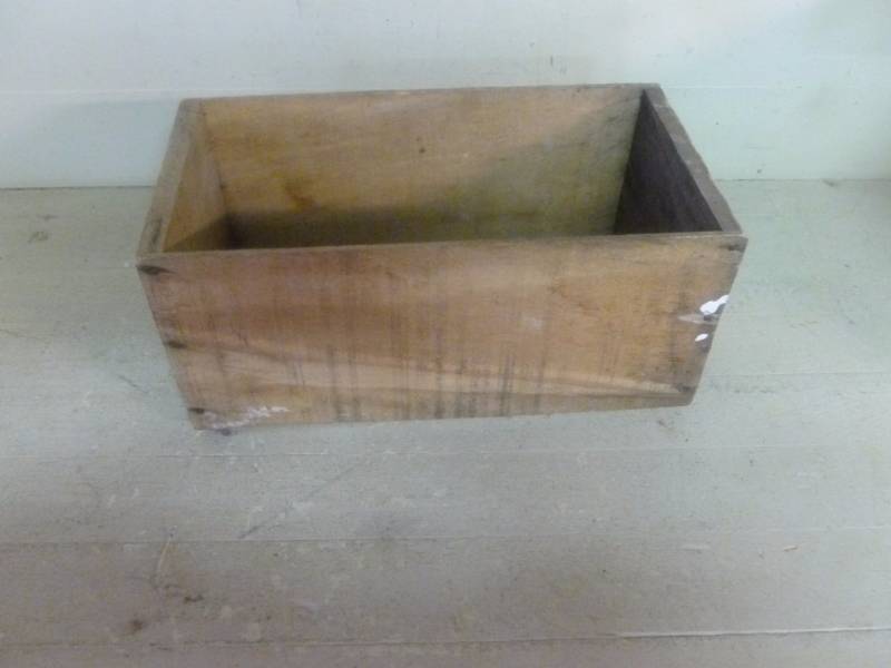 lot 153 image: Vintage Wooden Box