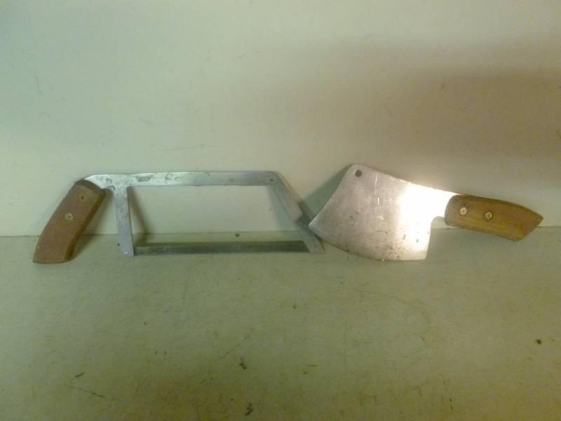 lot 155 image: Vintage Knife Set