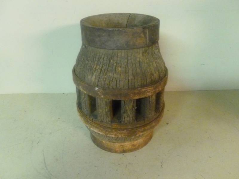 lot 159 image: Antique Horse Wagon Hub