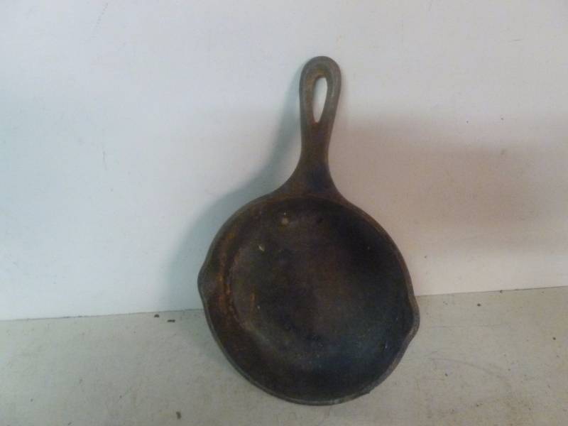 lot 166 image: Cast Iron Pan