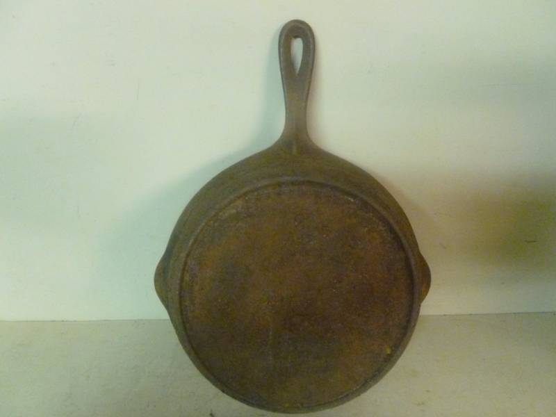 lot 168 image: Cast Iron Pan