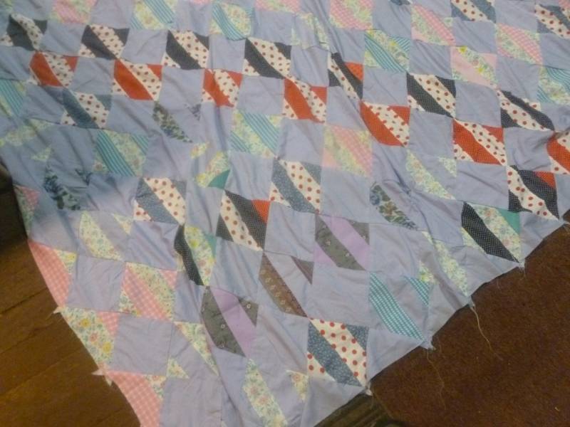 lot 171 image: Vintage Quilt Face