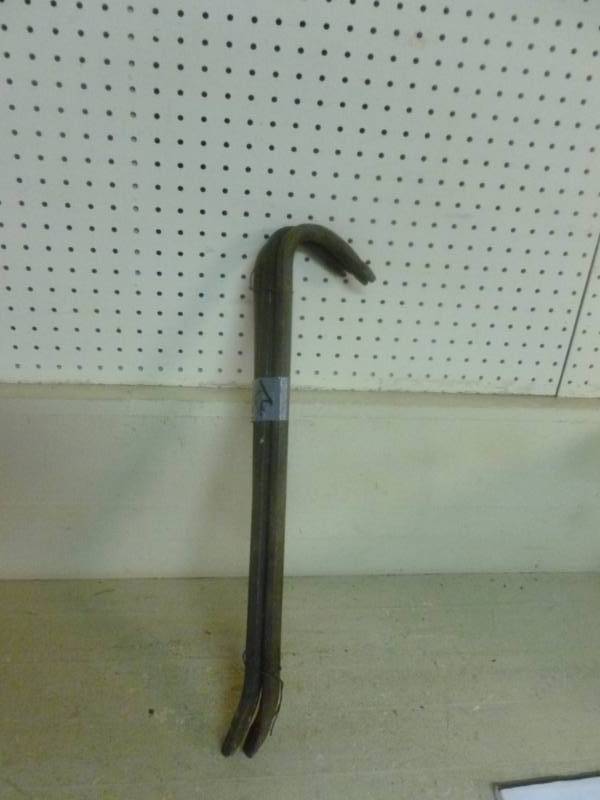 lot 173 image: Wrecking Bars
