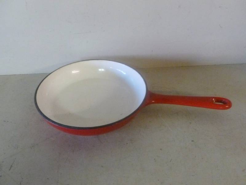 lot 199 image: Cast Iron Pan