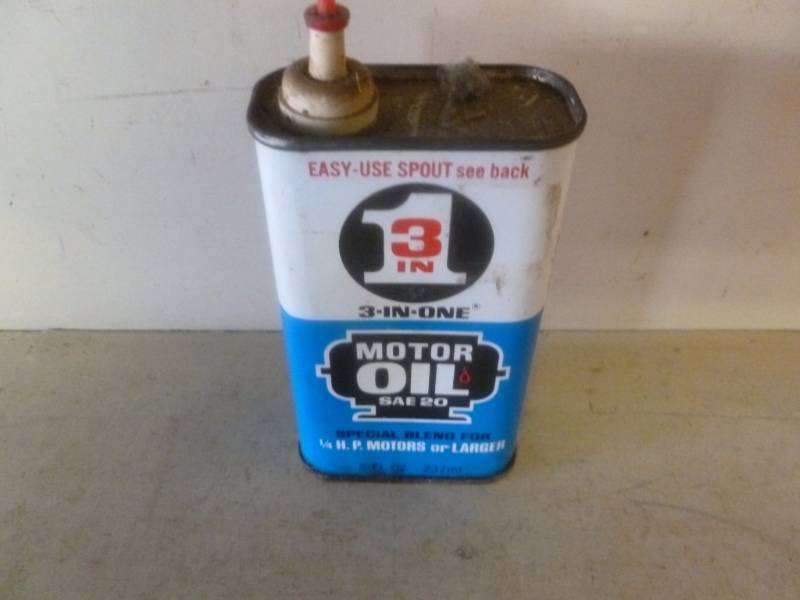 lot 208 image: Oil Can