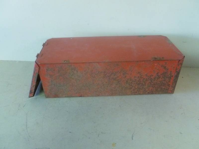 lot 225 image: Vintage Case