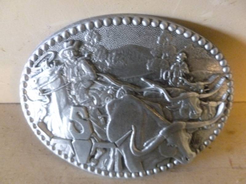 lot 231 image: Belt Buckle
