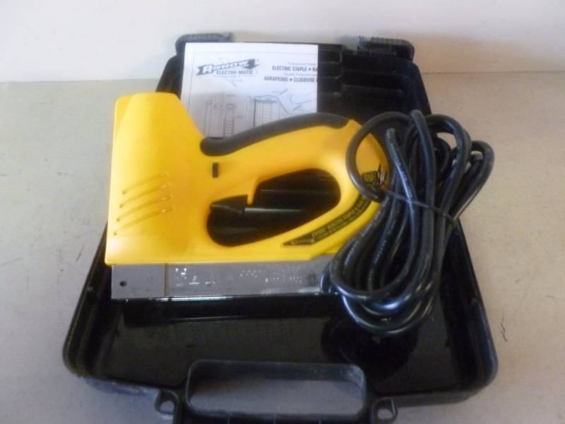 lot 251 image: Electric Staple Gun