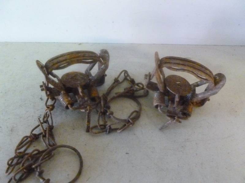 lot 277 image: Vintage Traps