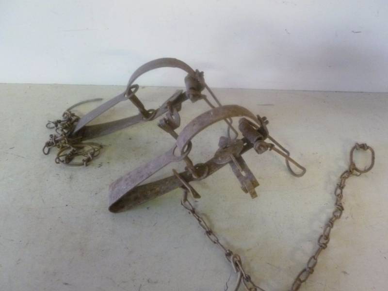 lot 278 image: Vintage Traps