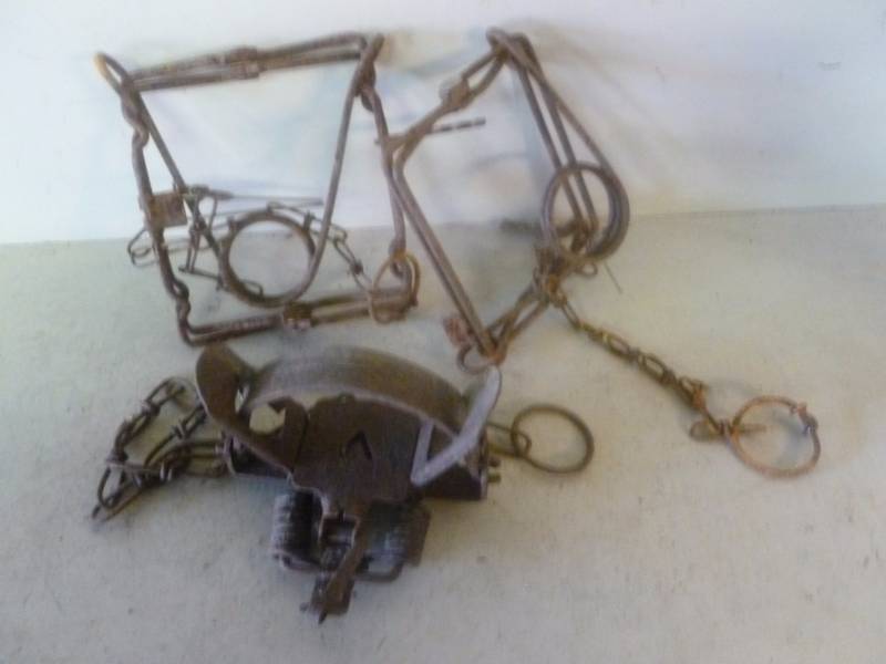 lot 280 image: Traps