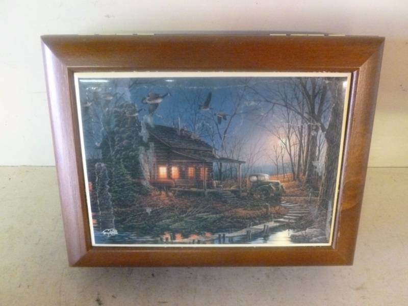 lot 290 image: Terry Redlin Jewelry Box