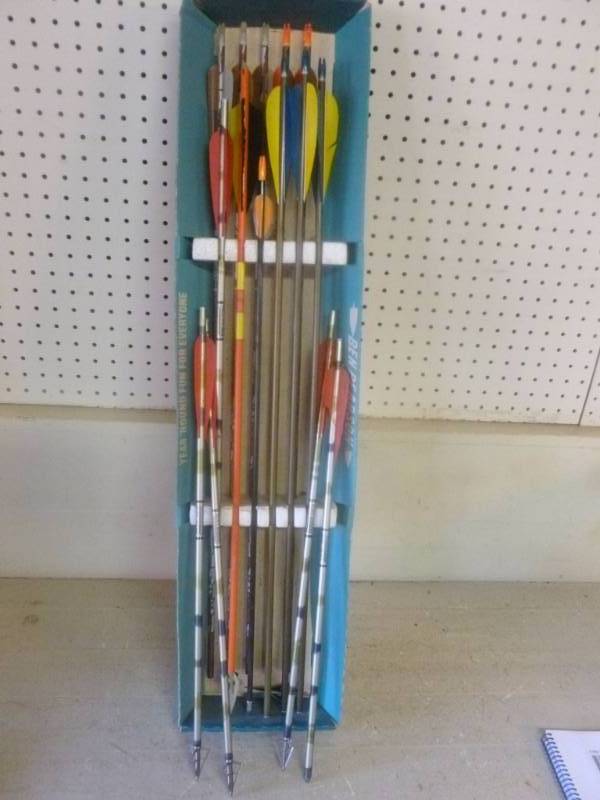 lot 305 image: Arrows
