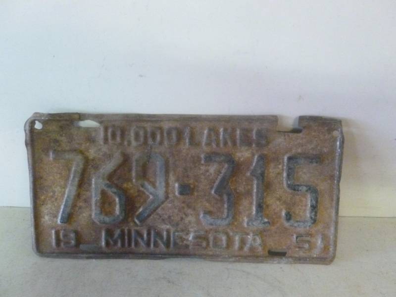 lot 324 image: Vintage License Plate