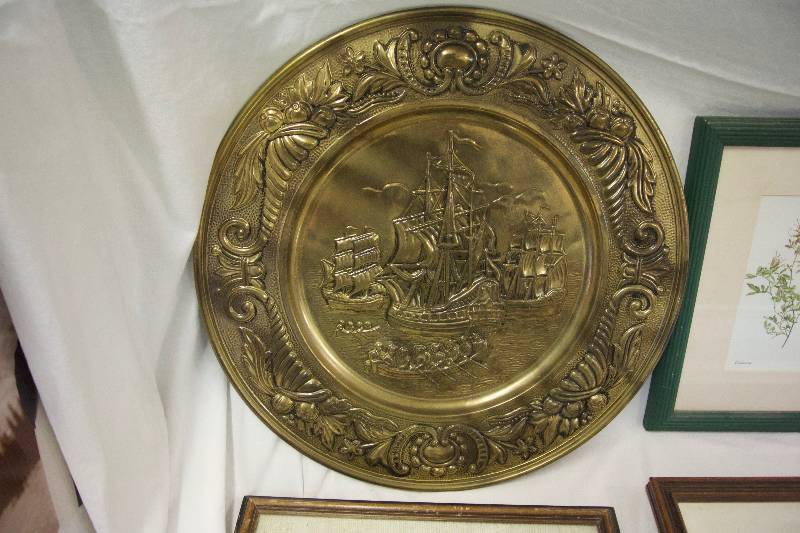lot 16 image: Collection of Wall Art